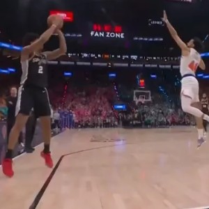 哈珀底角三分投进连拿8分，马刺4分钟轰出12-0反超尼克斯5分